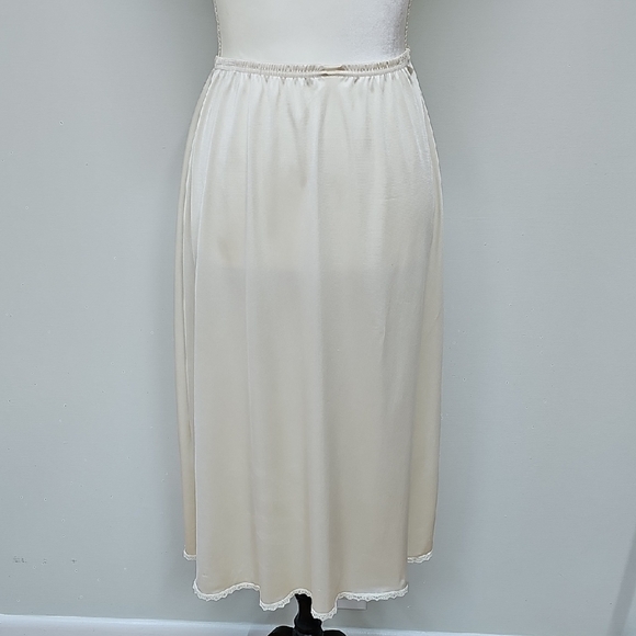 Vanity Fair Cream Midi Half Slip SIZE Small - Picture 1 of 8